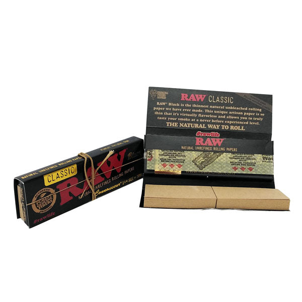 RAW Black Connoisseur 1 1/4 open pack