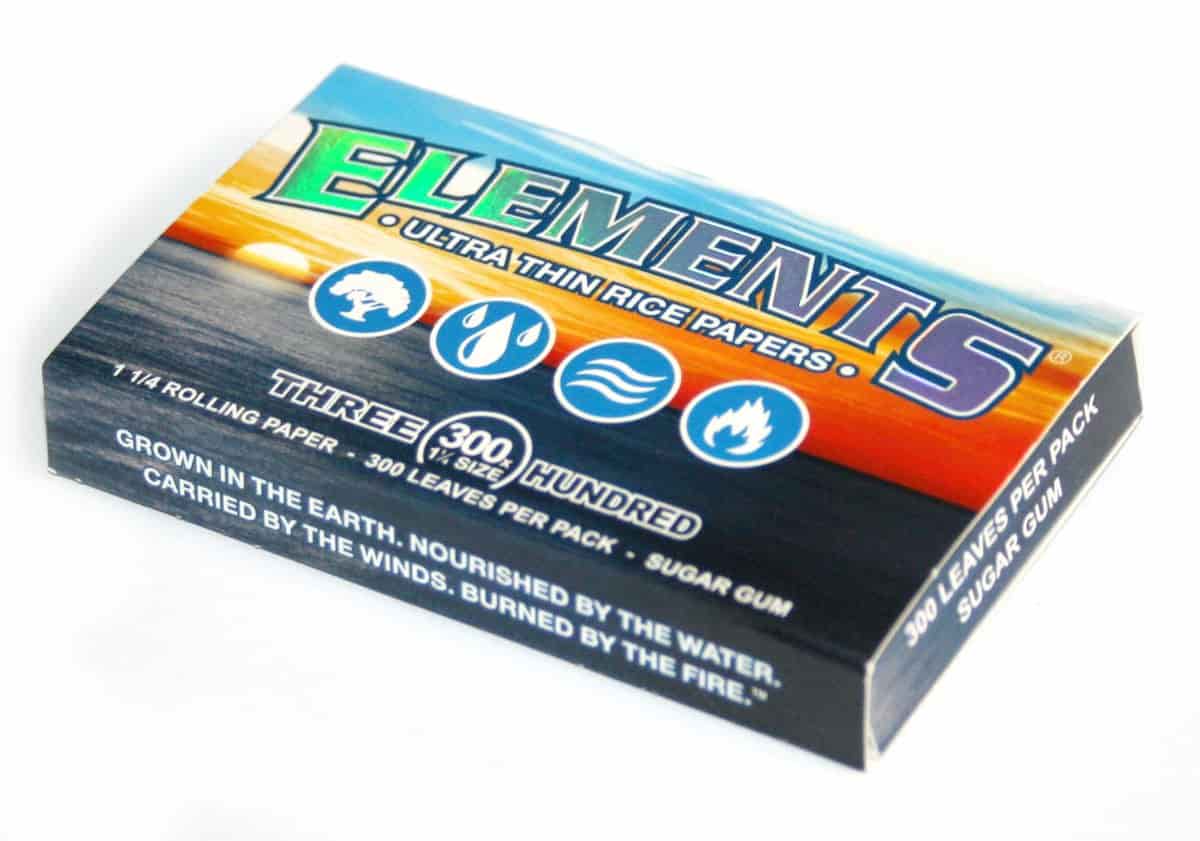 three hundred elements rolling paper